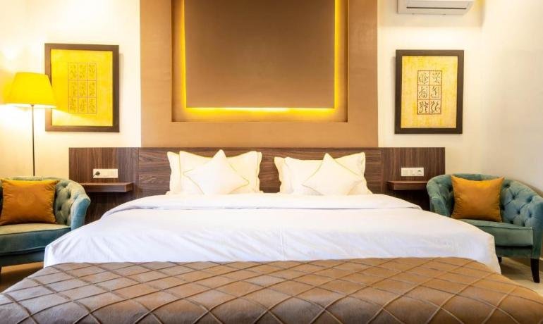 Junior Suite With Pool View