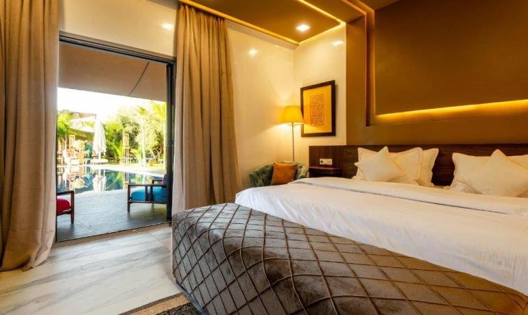 Junior Suite With Pool View